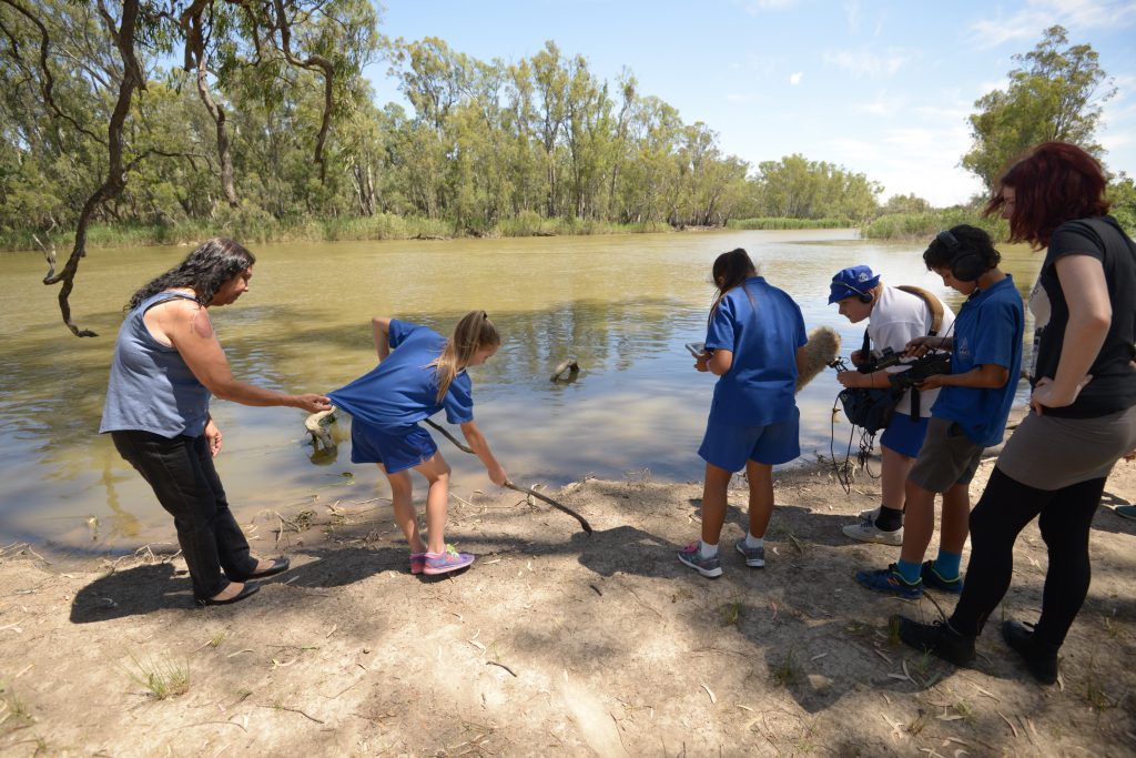  Bangerang Students on Country learning stories about the Creation of the Murray from Aunty Merle Atkinson